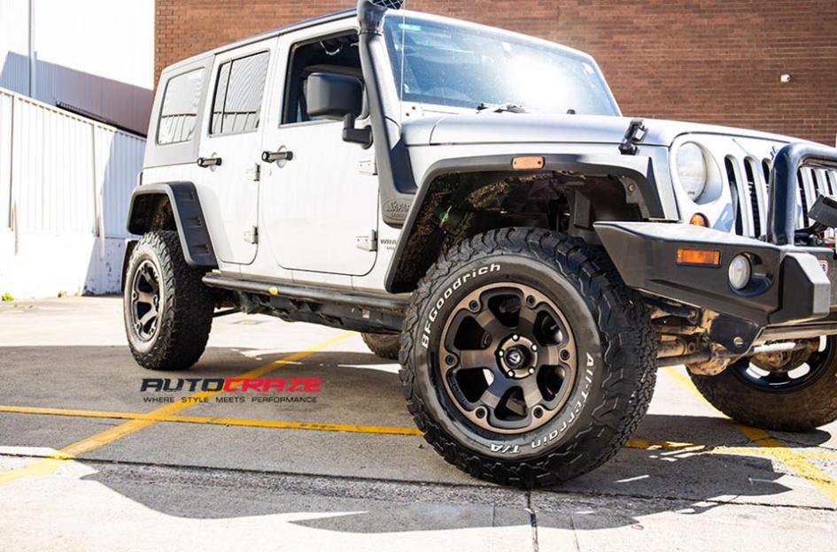 JEEP WRANGLER BEAST BLACK MACHINED WITH DARK TINT